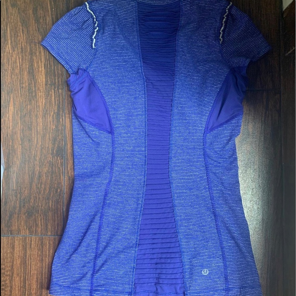 Indigo Lululemon top